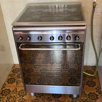 Cucina a gas Smeg con forno pizza