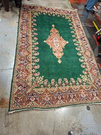 Tappeto persiano fantasia verde