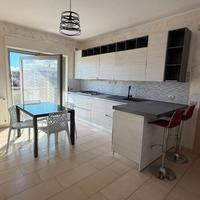 2,5 vani impeccabile luminoso con garage