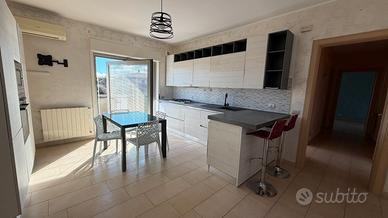 2,5 vani impeccabile luminoso con garage