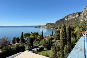 2 LOCALI A GARDA