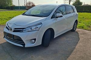 Toyota Corolla Verso 2.0 D-4D (91 kW) – 7 Posti –