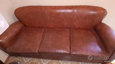 set divano+2 poltrone in pelle Cantù 