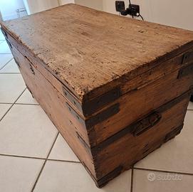 Cassapanca in legno