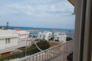 Marina di Ragusa trilocale con affaccio sul porto