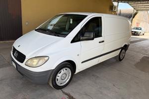 Mercedes Benz Vito 111 CDI 2.2d con clima - 2008