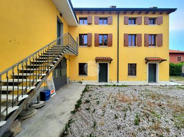 CASA SEMINDIPENDENTE A CASTELNUOVO DEL GARDA