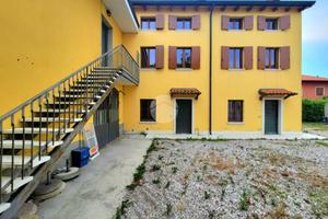 CASA SEMINDIPENDENTE A CASTELNUOVO DEL GARDA