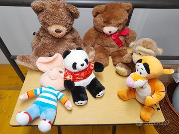 Lotto Peluches e pupazzi varie misure