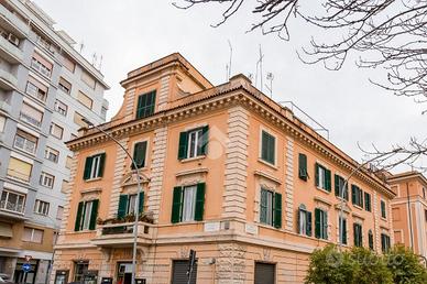 4 LOCALI A ROMA