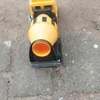 Camion per giocare al mare 