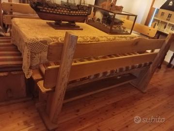 tavolo con panche in legno massello