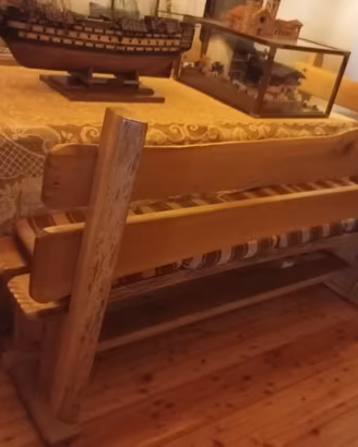 tavolo con panche in legno massello