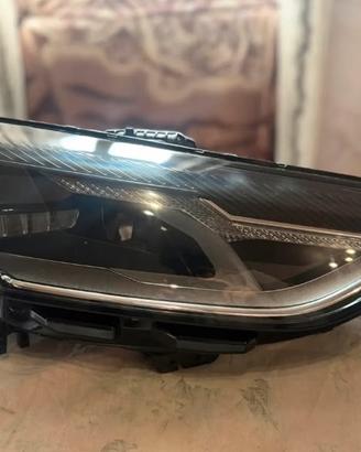 Faro Audi A4 Avant B9 2023 DX