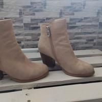 Stivaletto donna Bata scamosciato