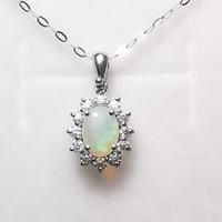 Collana e Pendente Oro Bianco 18 KT Diamanti/Opale