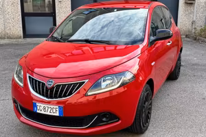 Lancia Ypsilon 1.0 FireFly 5 porte S&S Hybrid Ecoc