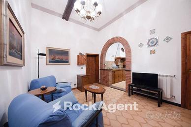 TRILOCALE VIA GARIBALDI, CAMOGLI CENTRO