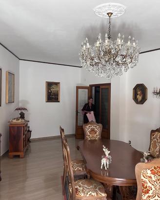 sala da pranzo anni 60/70 in perfette condizioni.