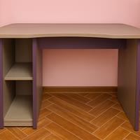 Scrivania in legno rovere grigio e viola
