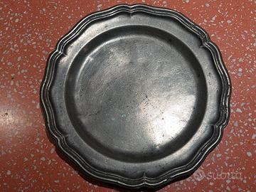 Piatto molto antico in peltro, diametro 22 cm
