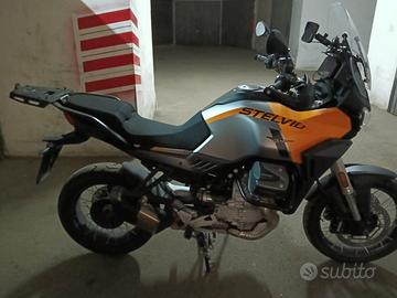 Moto Guzzi Stelvio 1000
