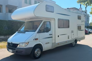 Mercedes sprinter 2.7 cdi mc louis stirling 701