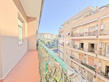 LUMINOSO BILOCALE CON BALCONE