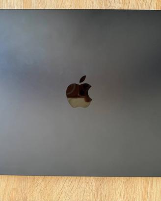 MacBook Air 15” M2 2023, in condizioni pari