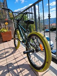 BICICLETTA BMX