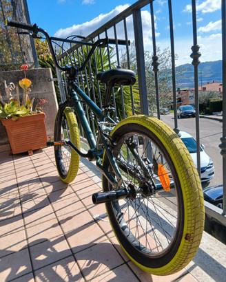 BICICLETTA BMX