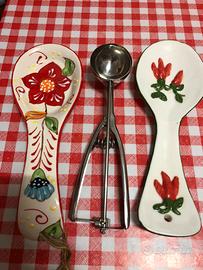 Poggiamestoli in ceramica e paletta per gelato
