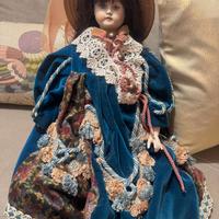 Bambola ceramica antica