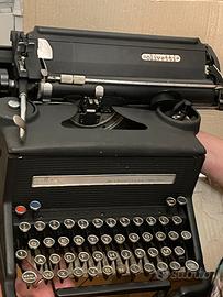 Macchina da scrivere Olivetti M40/3