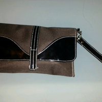 Pochette marrone chiusura a calamita