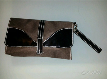 Pochette marrone chiusura a calamita