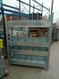 scaffali con scomparti zincata