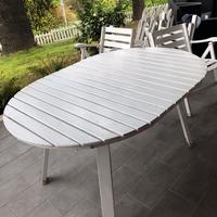 Tavolo in legno allungabile con 6 sedie