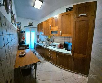 Cucina in ciliegio completa di elettrodomestici 