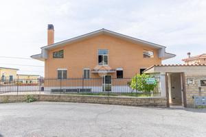 3 LOCALI A GUIDONIA MONTECELIO