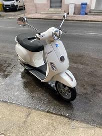 Vespa Piaggio LX125