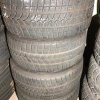 Gomme auto 225/40 R18  85%