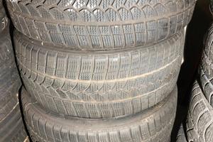 Gomme auto 225/40 R18  85%