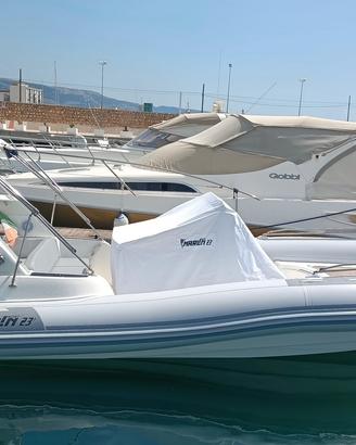 Marlin boat top 23 FB