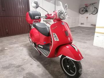 Piaggio Vespa GTS 300 ie