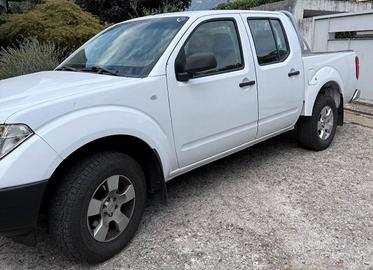 NISSAN NAVARA Anno 2008 - Gancio traino