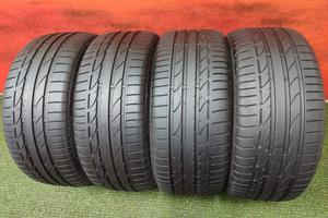 235 40 19 Gomme Estive 85% Bridgestone 235 40 R19