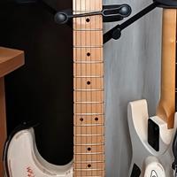 chitarra elettrica artigianale 