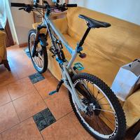 Bici Mtb Enduro - Canyon Torque EX