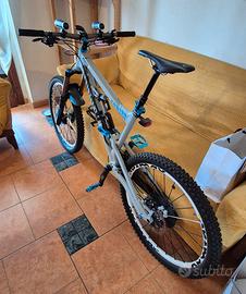 Bici Mtb Enduro - Canyon Torque EX